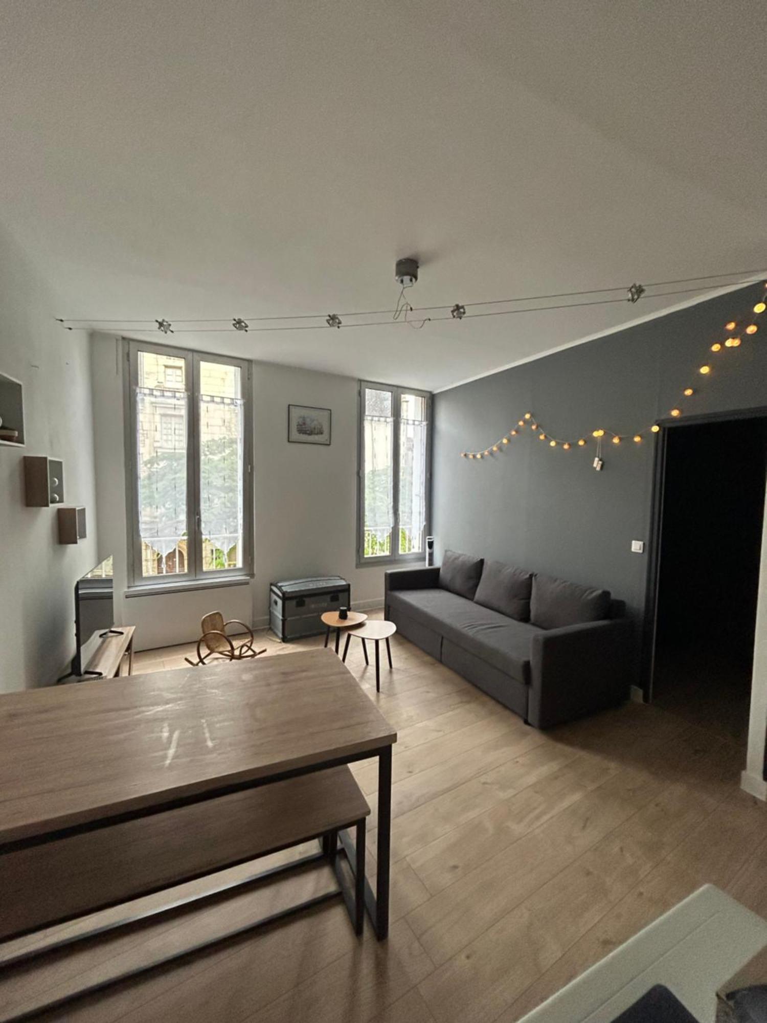 Apartament Chez Noemie Saintes Zewnętrze zdjęcie